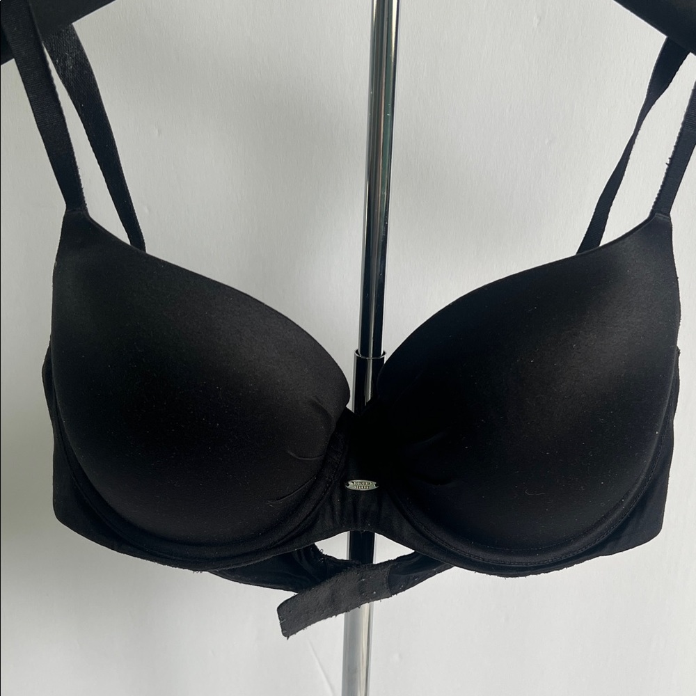 Victoria's Secret Classic Black Bra. 36C